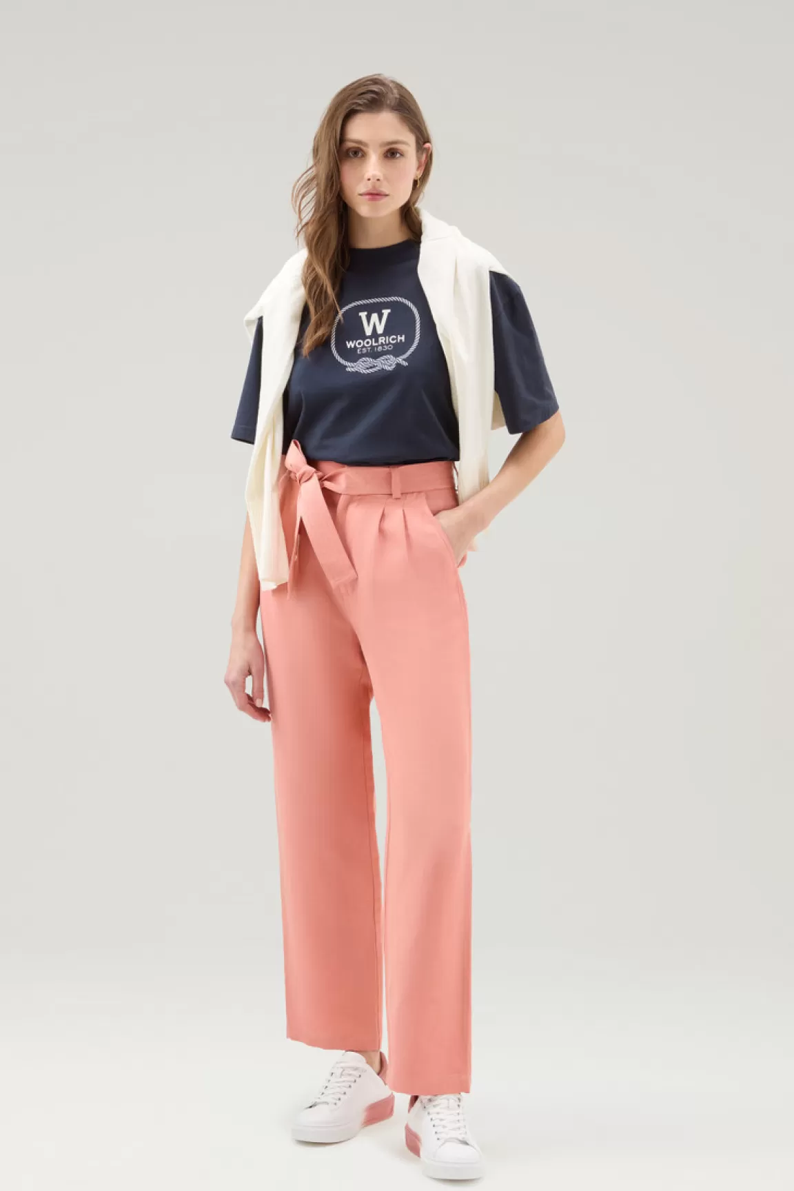 Woolrich Broek Met Riem Van Linnen Coral Sand Store