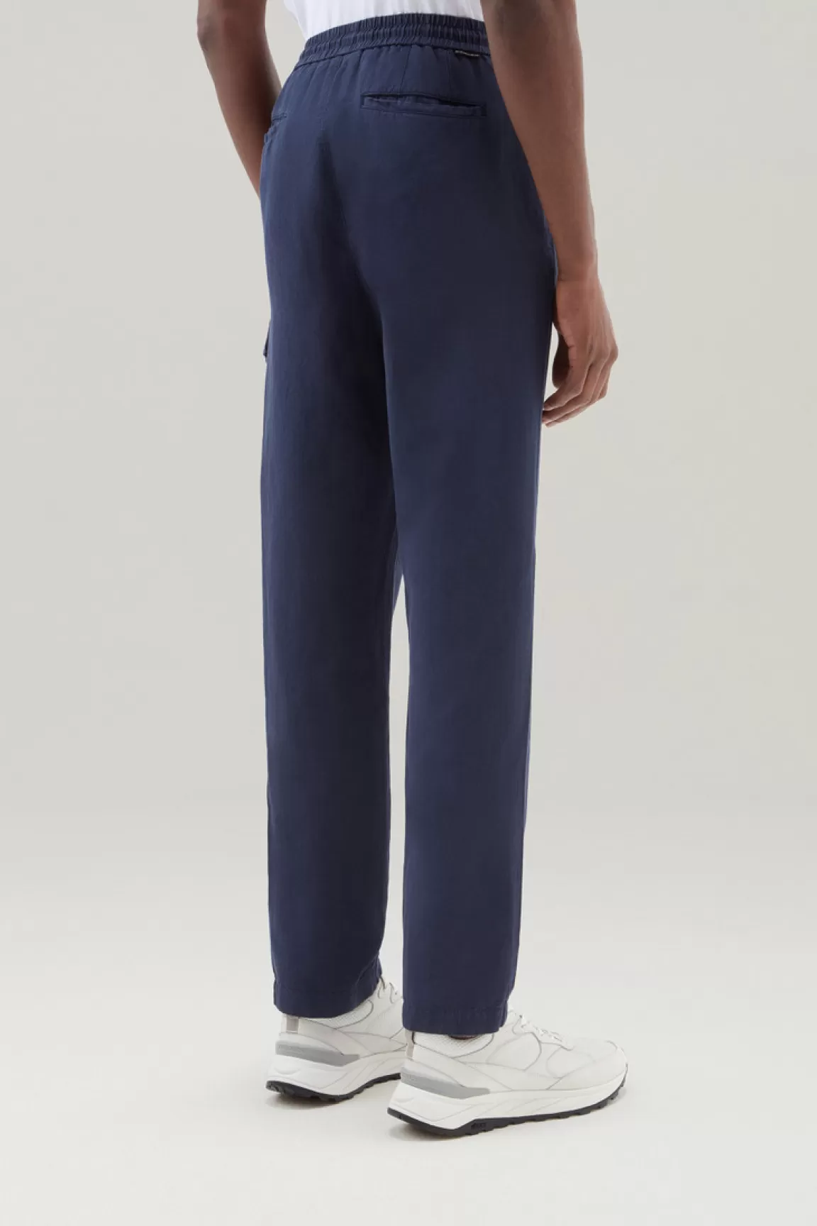 Woolrich Cargobroek Van Een Mix Van Achteraf Geverfd Katoen En Linnen Maritime Blue Online