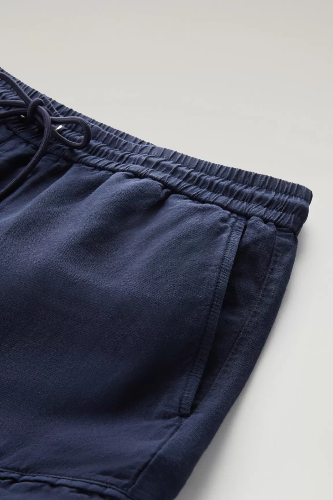 Woolrich Cargobroek Van Een Mix Van Achteraf Geverfd Katoen En Linnen Maritime Blue Online