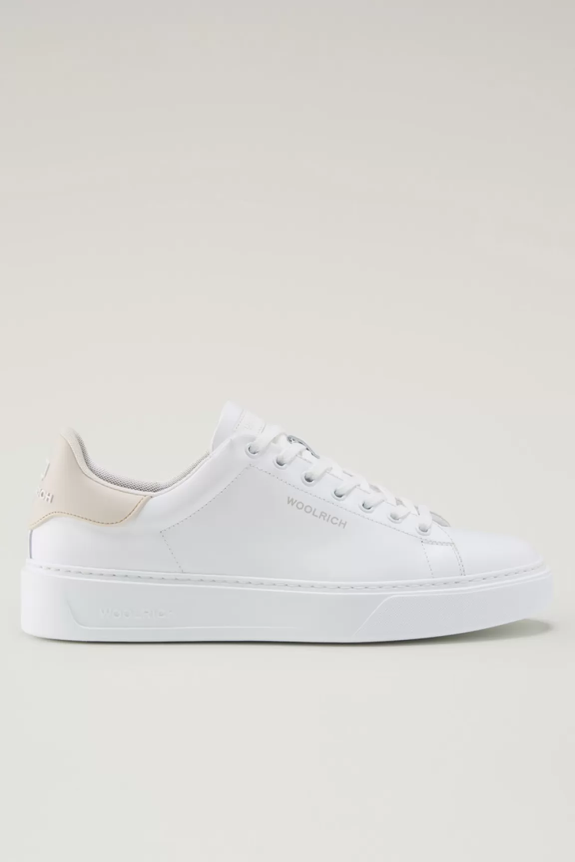 Woolrich Classic Court Sneakers Van Leer Met Contrasterende Patch White Beige Outlet