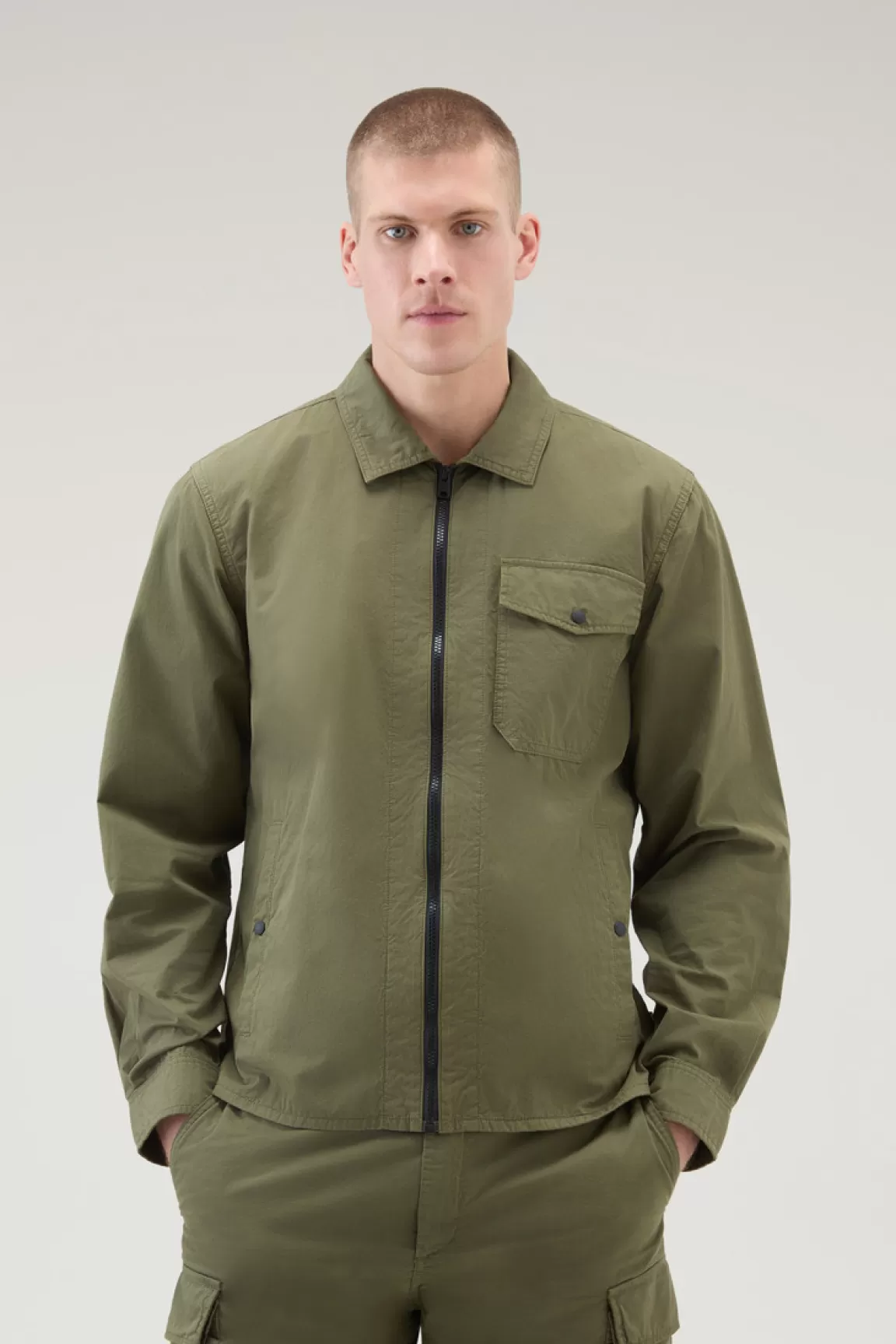 Woolrich Garment-dyed Overhemdjack Van Zuiver Katoen Lake Olive Fashion