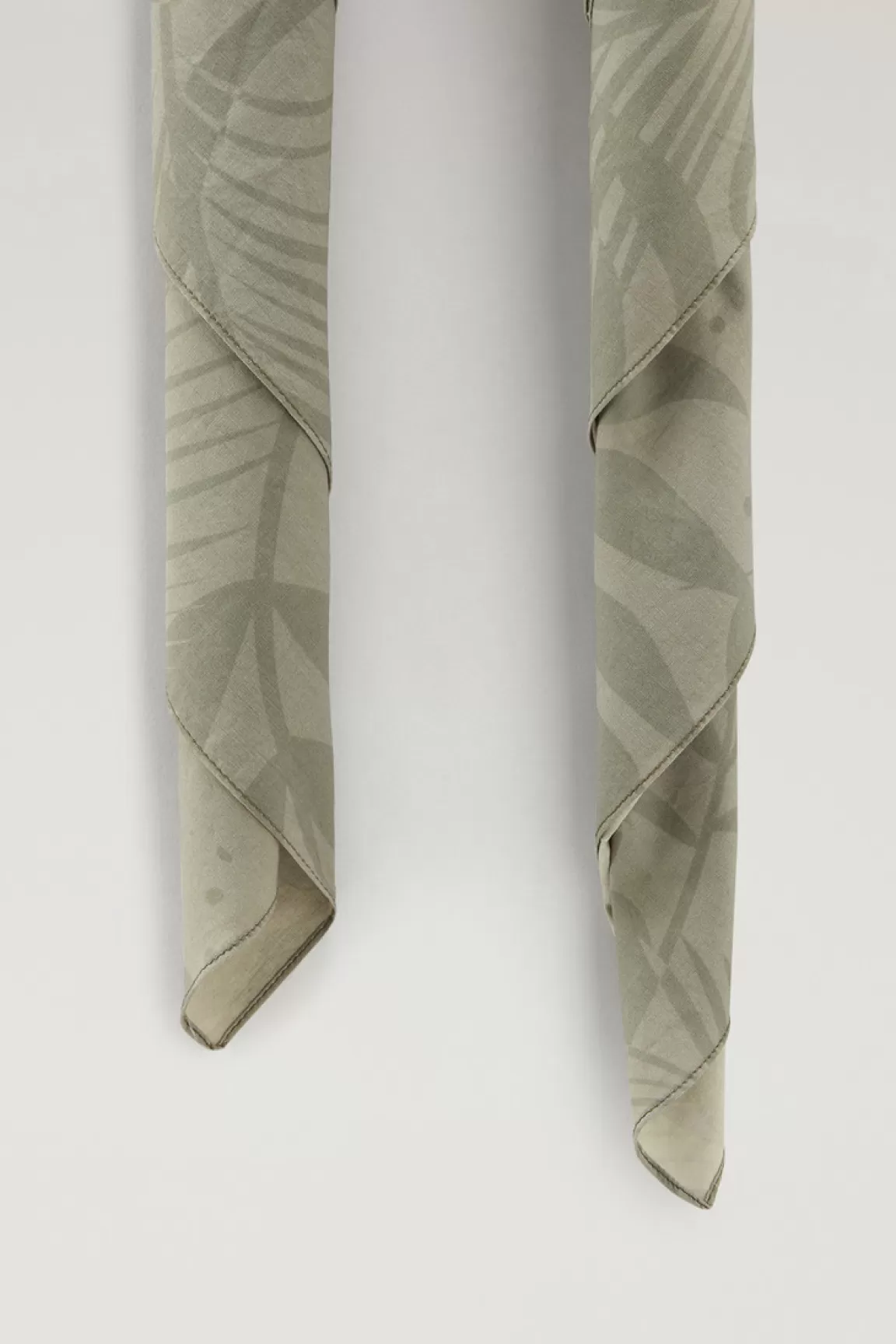 Woolrich Garment-dyed Zuiver Katoenen Bandana Met Print Sage Flower Clearance