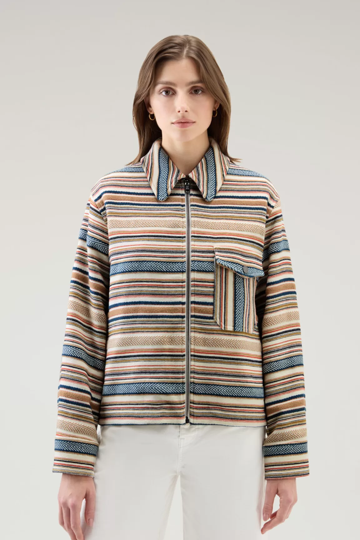 Woolrich Gentry Overhemdjack In Een Mix Van Gerecycled Katoen En Manteco Ethnic White Stripe Hot