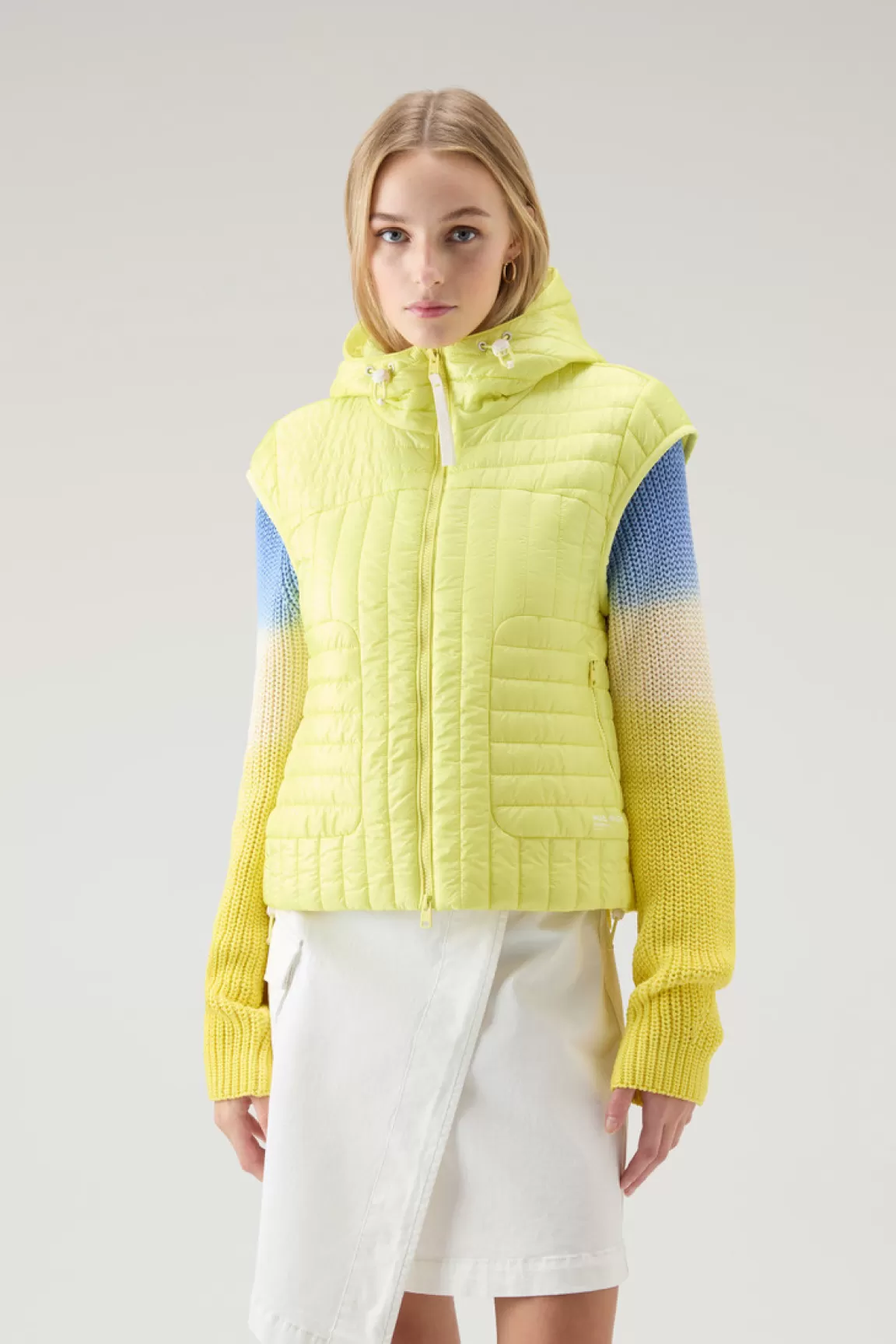 Woolrich Gewatteerde Bodywarmer Van Gerecycled Quantum Pertex Met Capuchon Sunny Lemon Outlet