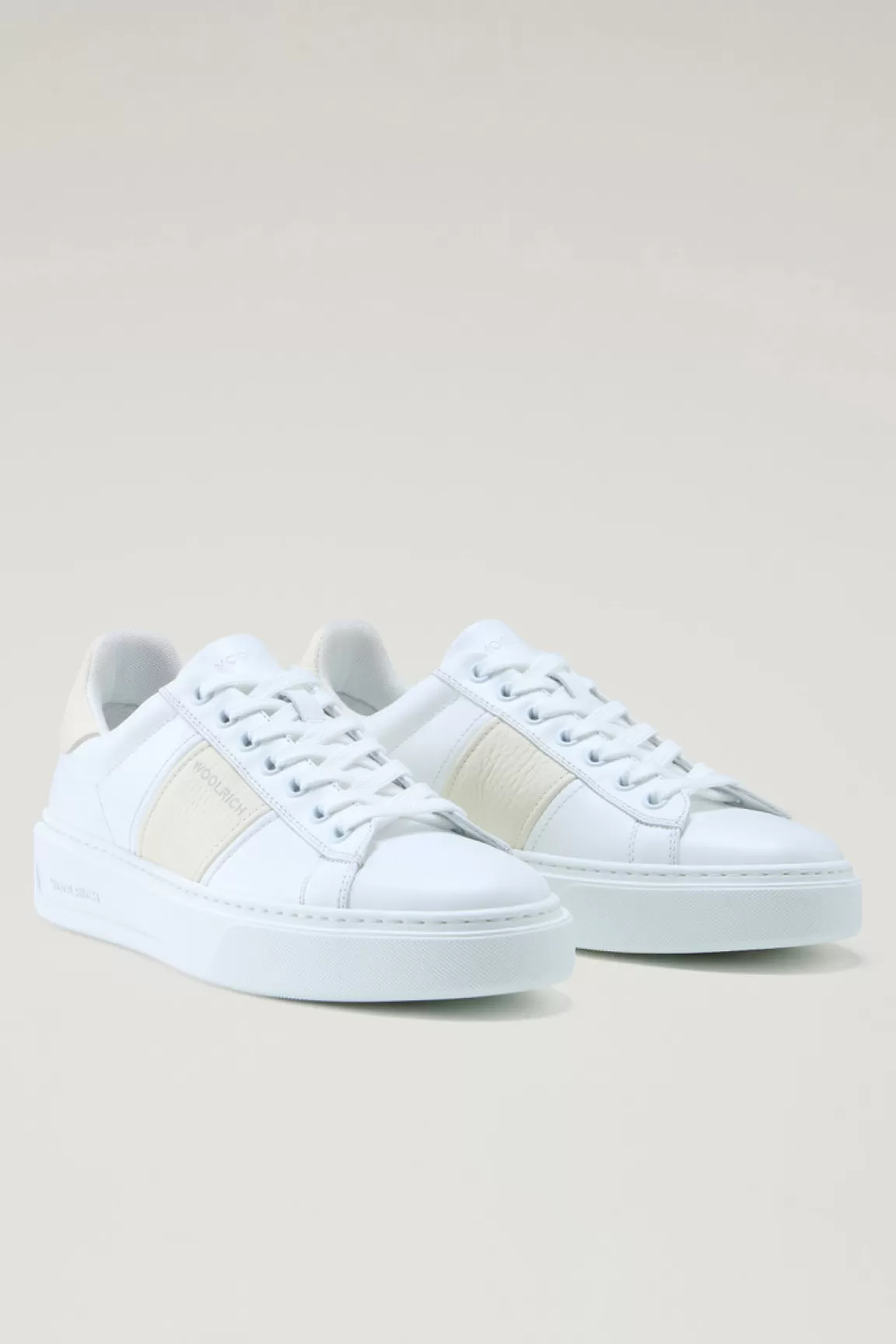 Woolrich Leren Classic Court Sneakers Met Contrasterende Band White Cream Fashion