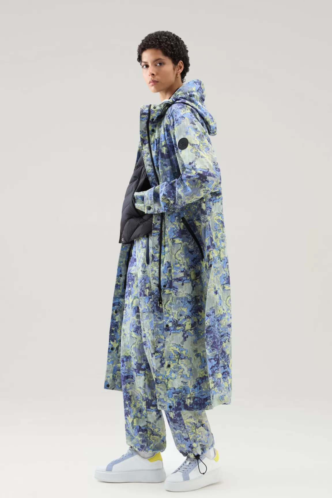Woolrich Parka Met Capuchon Van Bedrukte CORDURA Stof Blue Camo Trail Map Store
