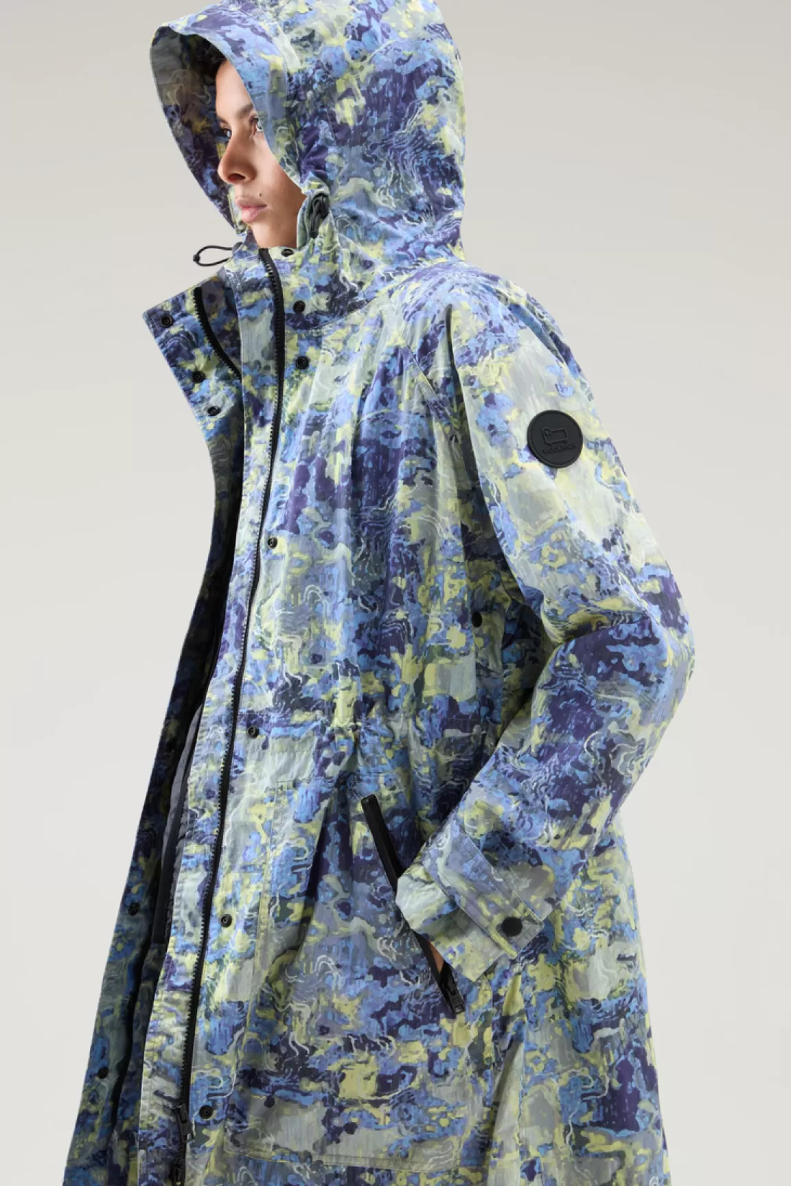Woolrich Parka Met Capuchon Van Bedrukte CORDURA Stof Blue Camo Trail Map Store