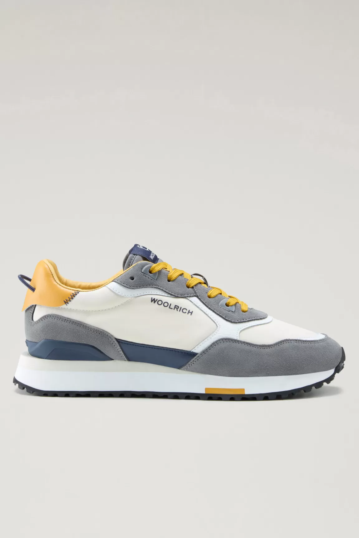 Woolrich Retro Leren Sneakers Met Nylon Details Grey Beige Outlet