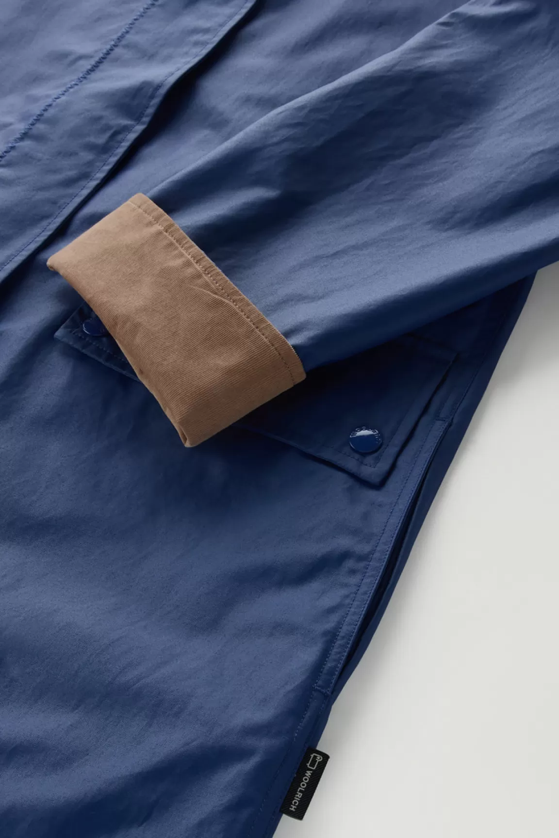 Woolrich Waxed Trenchcoat Van Een Mix Van Katoen En Nylon Met Puntkraag Twilight Blue Clearance