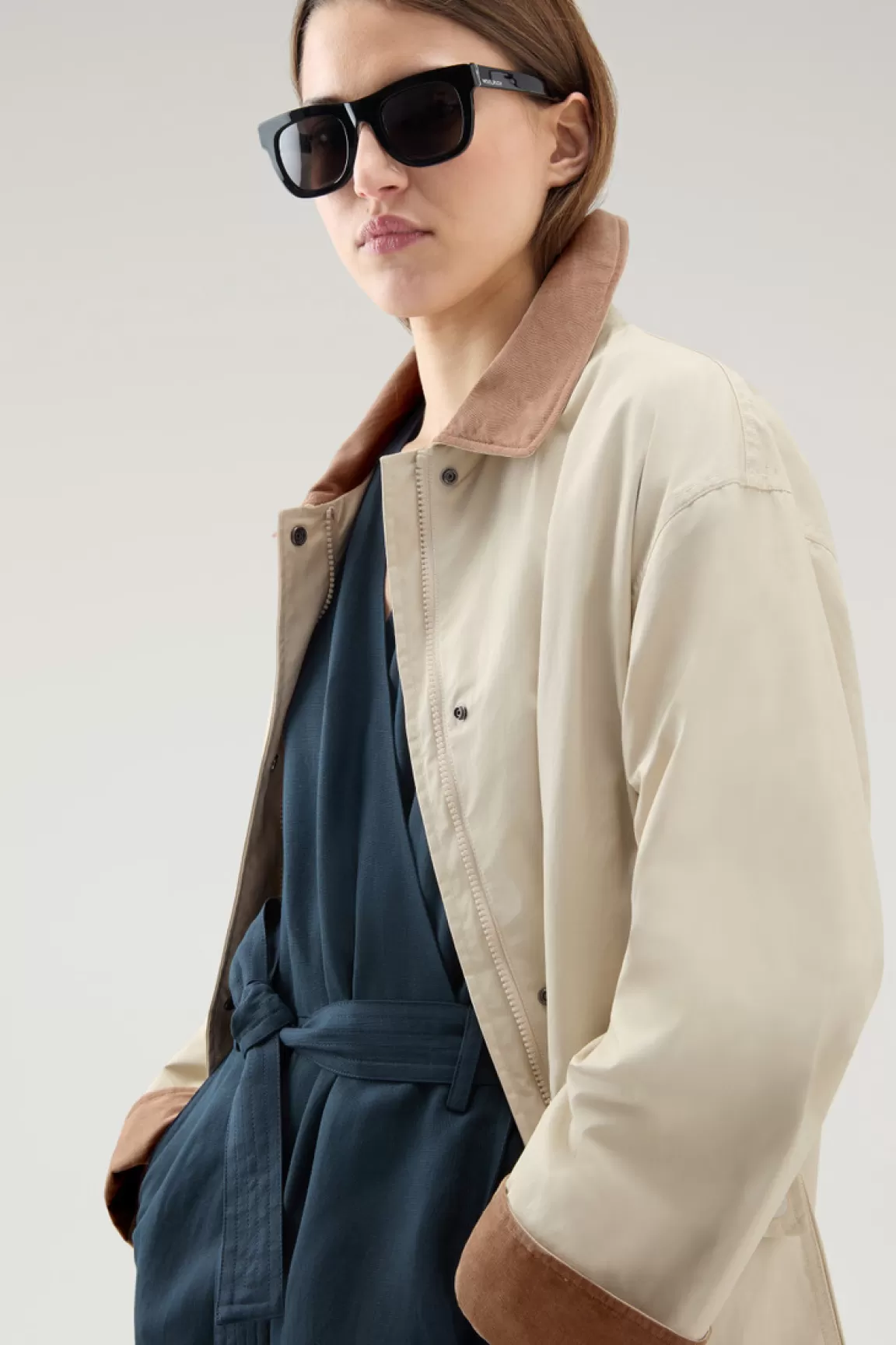 Woolrich Waxed Trenchcoat Van Een Mix Van Katoen En Nylon Met Puntkraag Light Oak Clearance