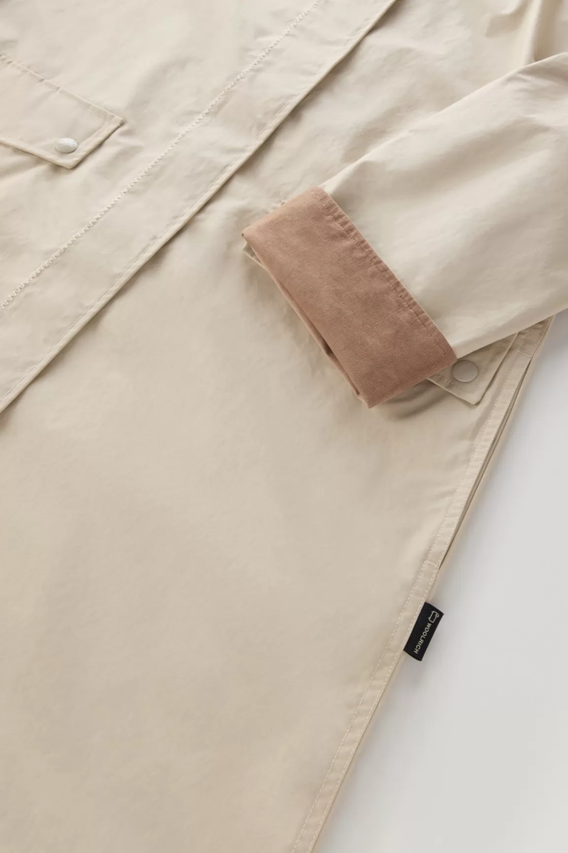 Woolrich Waxed Trenchcoat Van Een Mix Van Katoen En Nylon Met Puntkraag Light Oak Clearance