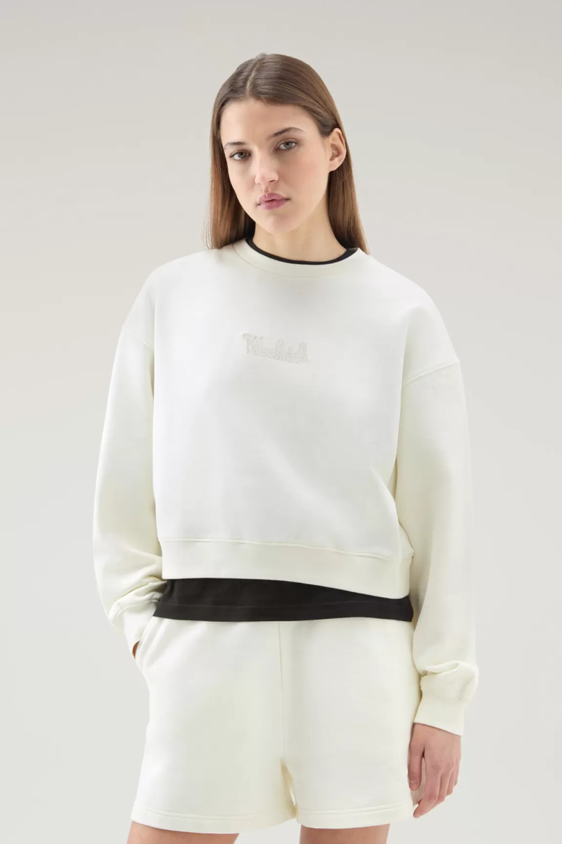 Woolrich Zuivere Katoenen Sweater Met Ronde Hals En Geborduurd Logo Plaster White Hot